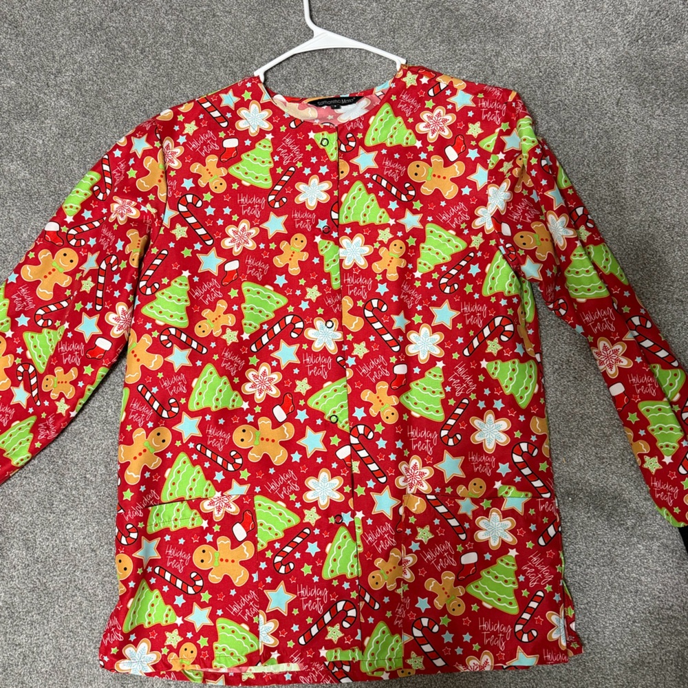 Festive Holiday Print Scrub Jacket
